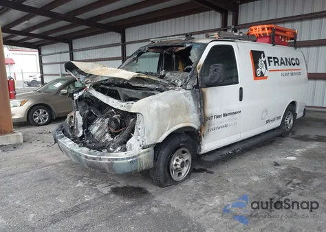 2022 GMC Savana 2500 Work Van z USA, uszkodzony, nr VIN 1GTW7AF70N1174961